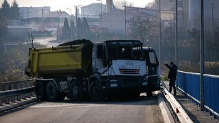 Κόσοβο: Απέσυραν τα οδοφράγματα οι Σέρβοι από τη Μιτρόβιτσα