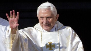 Βατικανό: Σοβαρή αλλά σταθερή η κατάσταση υγείας του πρώην πάπα Βενέδικτου