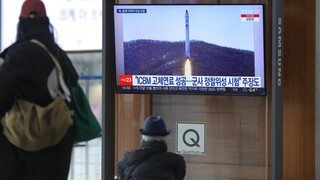 Βόρεια Κορέα: Εκτόξευσε τρεις βαλλιστικούς πυραύλους άγνωστου τύπου