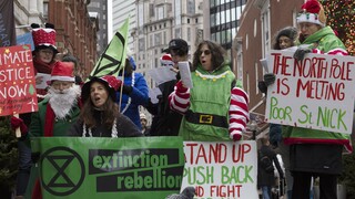 Βρετανία: Η ακτιβιστική ομάδα Extinction Rebellion «παγώνει» τη δράση της - Δείτε γιατί