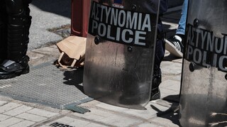 Θεσσαλονίκη: Αστυνομική επιχείρηση σε υπό κατάληψη κτήριο - Περισσότερες από 15 προσαγωγές