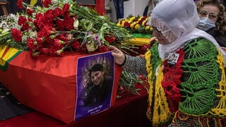Τουρκία: Επεισόδια με δακρυγόνα στις κηδείες Κούρδων που δολοφονήθηκαν στο Παρίσι