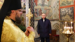 Πούτιν: Παρακολούθησε μόνος τη χριστουγεννιάτικη λειτουργία στο Κρεμλίνο