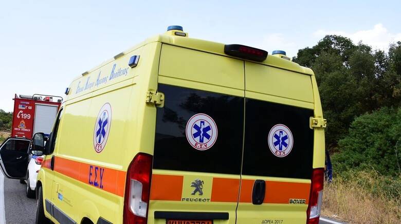 Λαμία: Νεκρός οδηγός νταλίκας - Φορτηγό έπεσε πάνω στο σταθμευμένο όχημα