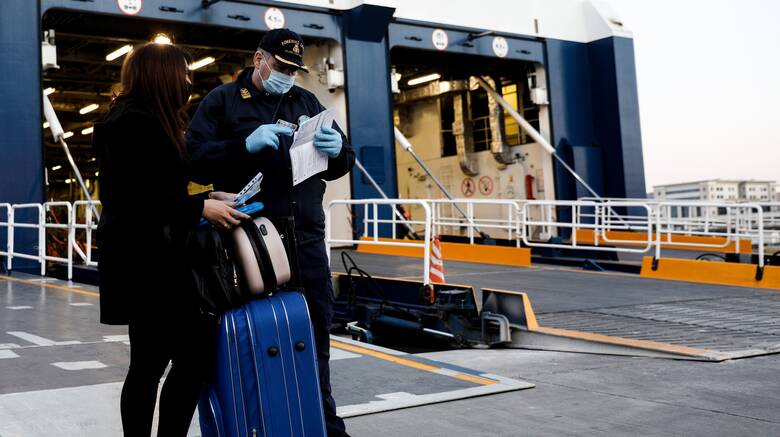 Λιμάνι Πειραιά: Κανονικά διεξάγονται τα δρομολόγια των πλοίων
