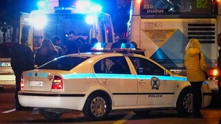 Τροχαίο στη Συγγρού: Αυτοκίνητο προσέκρουσε σε κολώνα