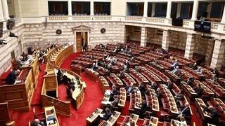 Στη Βουλή το νομοσχέδιο που ενισχύει τη μέριμνα για το προσωπικό των Ενόπλων Δυνάμεων