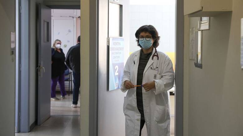 Τζανάκης για γρίπη και ιώσεις: Θα ζήσουμε σοβαρές καταστάσεις με ουρές στα Επείγοντα
