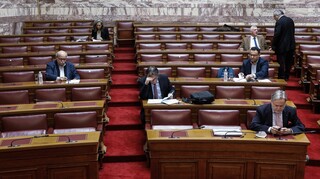 Πολιτική κόντρα ΝΔ - ΣΥΡΙΖΑ για τις συνακροάσεις στον Περισσό