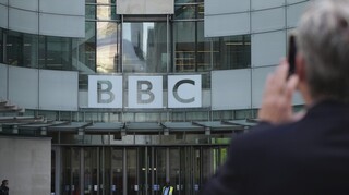 «Συγγνώμη» από το BBC μετά το σεξιστικό σχόλιο για την Τζασίντα Άρντερν