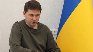 Ουκρανία: «Σκεφτείτε πιο γρήγορα» για την παροχή στρατιωτικής βοήθειας, δήλωσε ο Ποντολιάκ