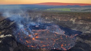 Χαβάη: Συγκλονιστικές εικόνες από το ηφαίστειο Κιλαουέα που «ξύπνησε» και «βράζει»