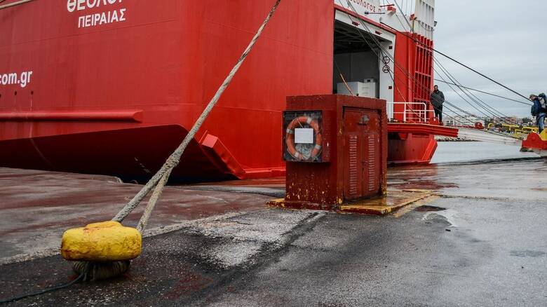 Πανελλαδική απεργία ανακοίνωσαν οι ναυτεργάτες: Δεμένα όλα τα πλοία 8 και 9 Φεβρουαρίου