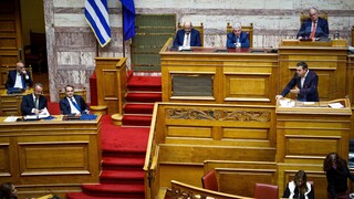 Πρόταση μομφής - Σύγκρουση κορυφής στη Βουλή: Τι θα πουν Μητσοτάκης και Τσίπρας