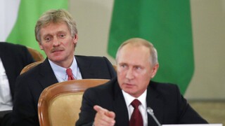«Πυρά» Πέσκοφ κατά Τζόνσον: Είπε ψέματα ότι ο Πούτιν τον απείλησε με πύραυλο