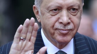 Handelsblatt: Ο Ερντογάν παραμερίζει πιθανούς υποψηφίους για τις εκλογές πριν γίνουν επικίνδυνοι