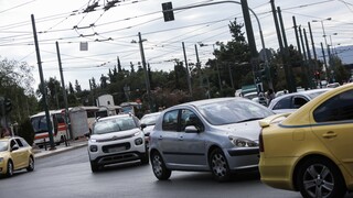 Κίνηση στους δρόμους: Με δυσκολία οι μετακινήσεις στο κέντρο της Αθήνας - Πού υπάρχουν προβλήματα