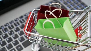 Μειώνουν τις Online δαπάνες τους οι καταναλωτές – Τι δείχνει έρευνα