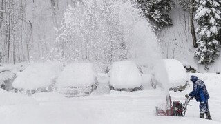 Τσεχία - Σλοβακία: Χιλιάδες νοικοκυριά χωρίς ρεύμα λόγω σφοδρής χιονοθύελλας