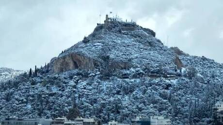 Κακοκαιρία «Μπάρμπαρα»: Η χιονισμένη Αθήνα από ψηλά - Εντυπωσιακό βίντεο