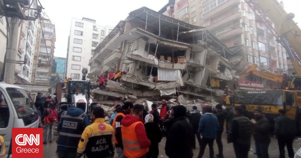 Σεισμός Τουρκία: Κτήρια καταρρέουν σαν «χάρτινοι πύργοι» – Απίστευτες εικόνες