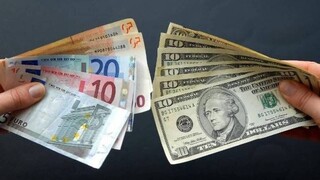Το ευρώ υποχωρεί - Το δολάριο ενισχύεται «προσωρινά»
