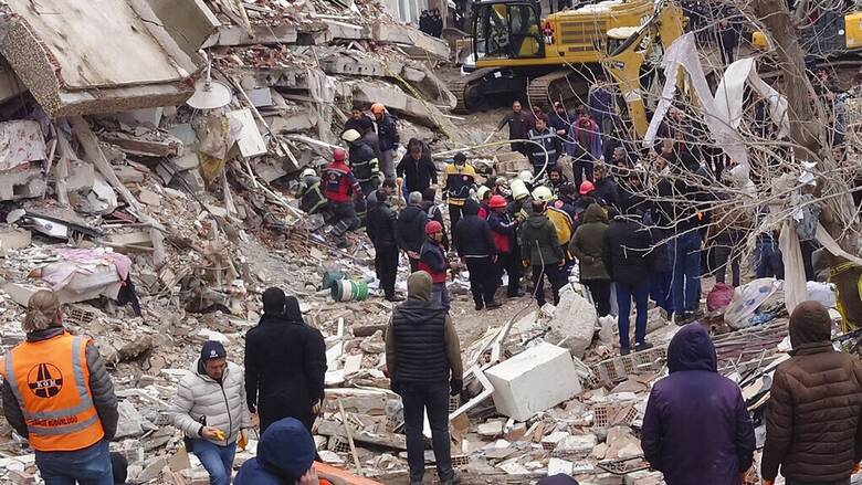 Συγκλονιστική μαρτυρία Έλληνα για το σεισμό στην Τουρκία: «Δεν μπορούσα να μείνω όρθιος»