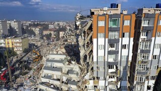 Σεισμός Τουρκία – Συρία: Ιστορίες ελπίδας μετά από 122 ώρες κάτω από τα χαλάσματα