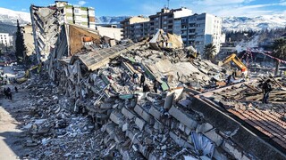 Σεισμός στην Τουρκία: Ανέσυραν ζωντανούς στο Χατάι μετά από 208 ώρες στα συντρίμμια