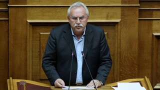 Ορκίστηκε βουλευτής ο Δημήτρης Γάκης στη θέση του Νεκτάριου Σαντορινιού