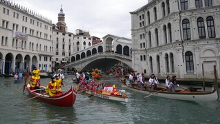 Ιταλία: «Στεγνώνουν» τα κανάλια της Βενετίας - Δύσκολη η πλοήγηση για τις γόνδολες