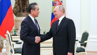 Βλάντιμιρ Πούτιν - Γουάνγκ Γι: Επιβεβαίωσαν την στενή σχέση Κίνας-Ρωσίας