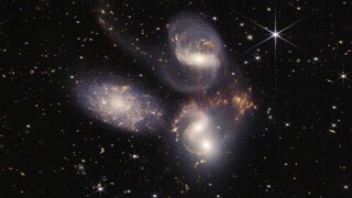 James Webb: Aνακάλυψε έξι τεράστιους γαλαξίες που δεν θα έπρεπε να υπάρχουν