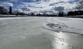 Καναδάς: Κλειστό το μεγαλύτερο φυσικό παγοδρόμιο στον κόσμο λόγω του ήπιου χειμώνα