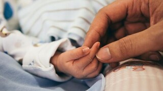 Άδεια μητρότητας: Άνοιξε η πλατφόρμα για τις αιτήσεις επέκτασης από 6 σε 9 μήνες
