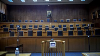 Συναγερμός στην Ευελπίδων: Εκκενώθηκαν τα δικαστήρια μετά από τηλεφώνημα για βόμβα