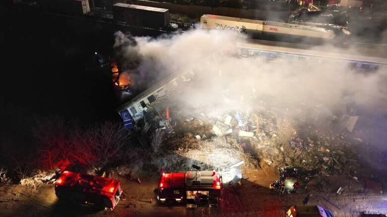 Σύγκρουση τρένων στα Τέμπη: Βίντεο δευτερόλεπτα μετά από το εσωτερικό  βαγονιού - CNN.gr