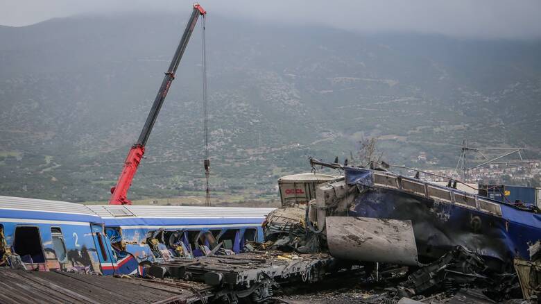 Σύγκρουση τρένων στα Τέμπη: 38 νεκροί, 85 τραυματίες ο απολογισμός της τραγωδίας