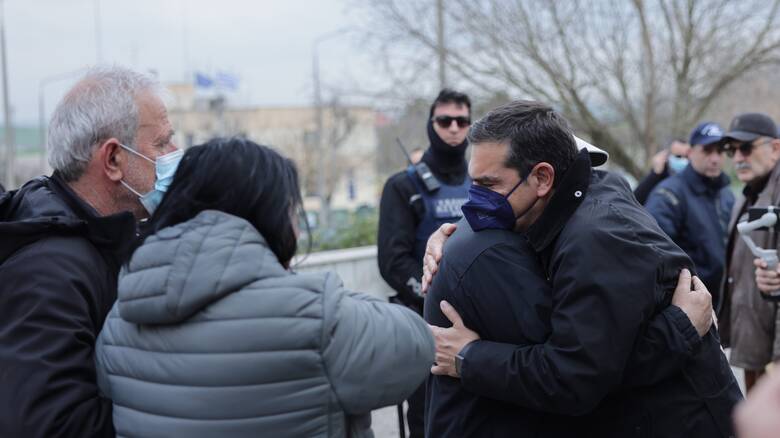 ΣΥΡΙΖΑ: «Δεν είμαστε Μητσοτάκης να σκυλεύουμε πολιτικά νεκρούς, όπως έκανε εκείνος στο Μάτι»