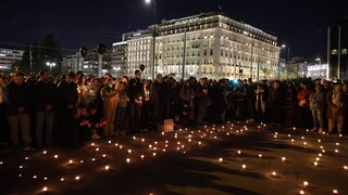 Σίγησε όλη η Ελλάδα για τα Τέμπη - Σιωπηλές συγκεντρώσεις στη χώρα