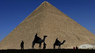 Ανακαλύφθηκε κρυμμένος διάδρομος στη Μεγάλη Πυραμίδα της Γκίζας