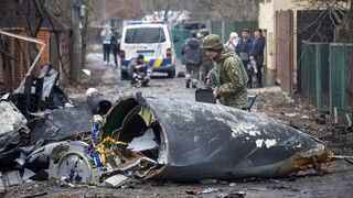 Μία γυναίκα και δύο παιδιά σκοτώθηκαν από ρωσικό βομβαρδισμό στη Χερσώνα