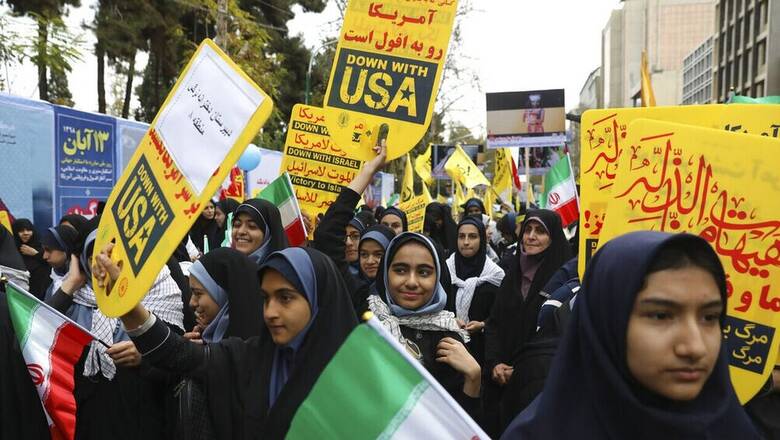 Όσες παραβιάζουν τον ενδυματολογικό κώδικα τιμωρούνται, αναφέρει Ιρανός δικαστής