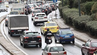 Κίνηση τώρα: Μποτιλιάρισμα χιλιομέτρων στον Κηφισό - Οι δρόμοι με πρόβλημα