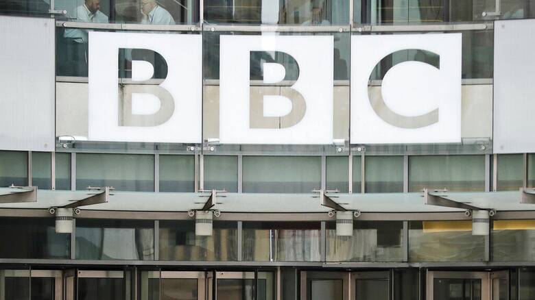 Δεν παραιτείται ο διευθυντής του BBC μετά την απομάκρυνση του Λίνεκερ