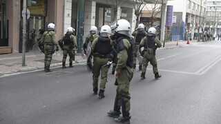 Συλλαλητήριο Σύνταγμα: Δέκα προσαγωγές και δύο συλλήψεις στις διαδηλώσεις για τα Τέμπη