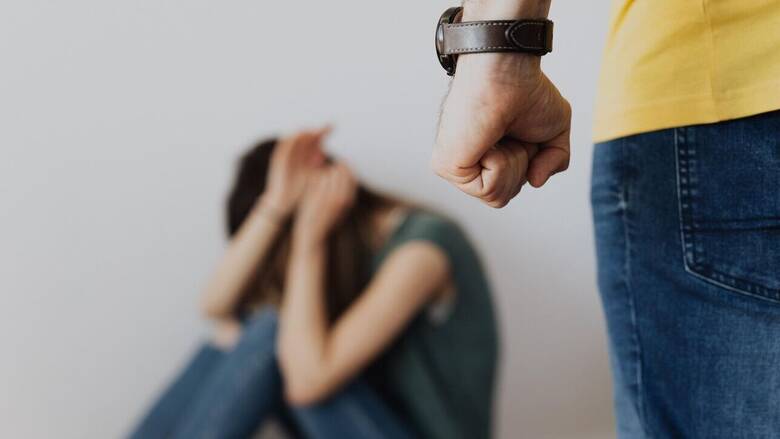 Θύμα ενδοοικογενειακής βίας η 44χρονη στα Χανιά - Συνελήφθη ο σύντροφός της