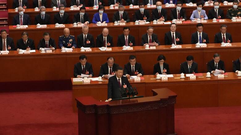 «Ο στρατός της Κίνας θα γίνει ένα τείχος από ατσάλι» υπόσχεται ο Σι Τζινπίνγκ