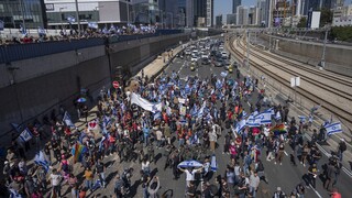 Ισραήλ: Εκατοντάδες χιλιάδες πολίτες διαδήλωσαν κατά της δικαστικής μεταρρύθμισης