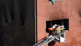 Τρεις νεκροί από πυρκαγιά σε πολυκατοικία κοντά στη Βαρκελώνη